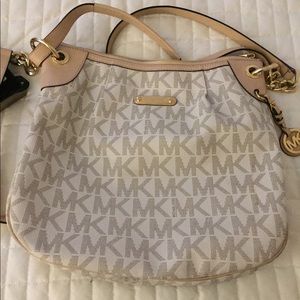 Authentic Michael Kors Crossbody jet set large bag